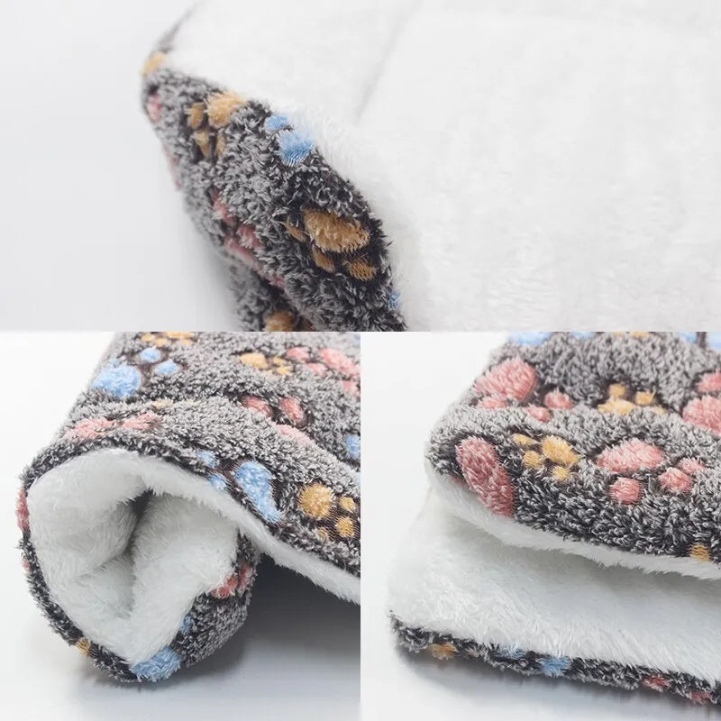 Ultra Soft Coral Velvet Pet Blanket – Non-Slip, Washable Throw for Dogs & Cats (Machine Washable)