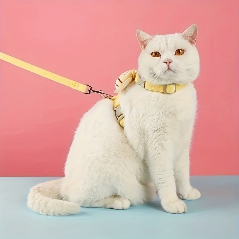 Adjustable Escape-Proof Cat Harness & Leash Set – Cute Bee Design with Plaid Strap for Kittens & Cats