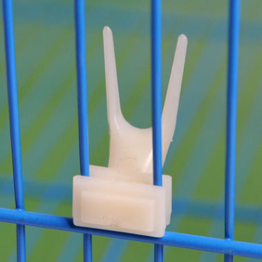 2-Pack Bird Fruit Fork Clips – Plastic Treat Holders for Bird Cages, Small Animal Huts (Fits 1–1.5cm (0.39 – 0.59 inches) Wire Spacing)2-Pack Bird Fruit Fork Clips – Plastic Treat Holders for Bird Cages, Small Animal Huts (Fits 1–1.5cm Wire Spacing)