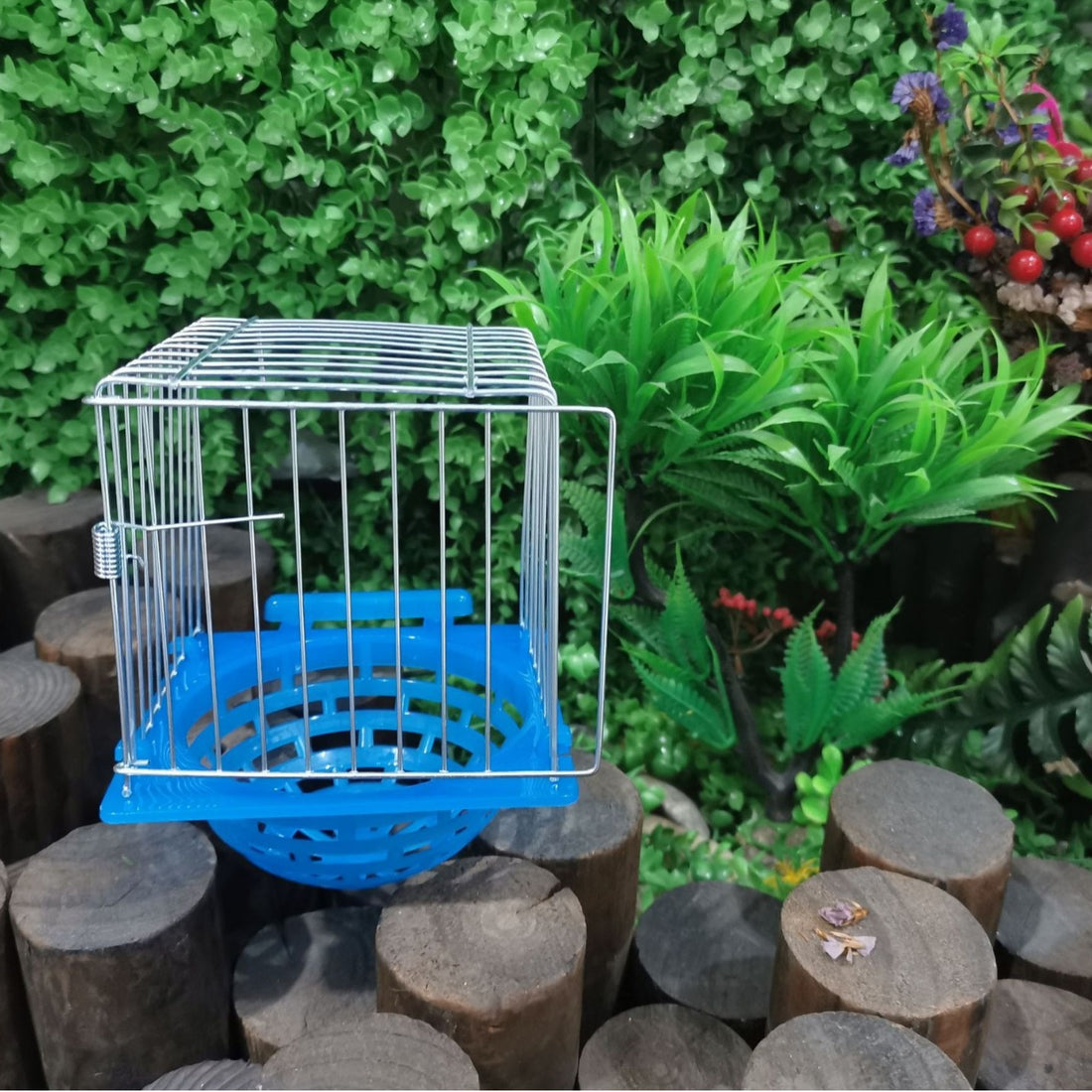 Small Parrot Breeding Box – Iron Wire Bird Nest Cage for Nesting & Breeding (14.5×12×16cm)
