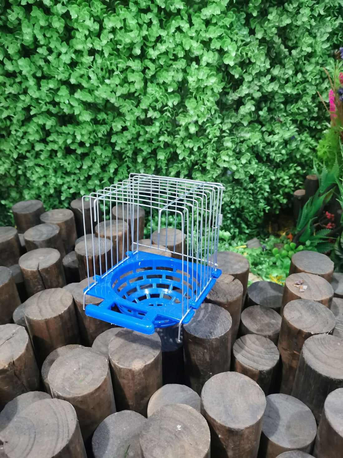 Small Parrot Breeding Box – Iron Wire Bird Nest Cage for Nesting & Breeding (14.5×12×16cm)