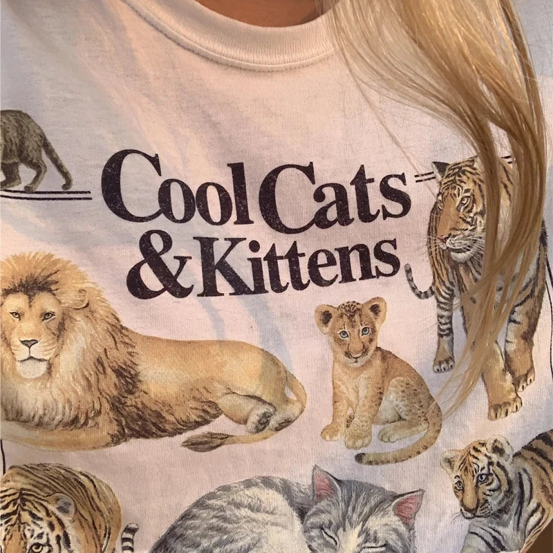 Cool Cats and Kittens Vintage T-Shirt – Retro Grunge Cat Lover Unisex Tee