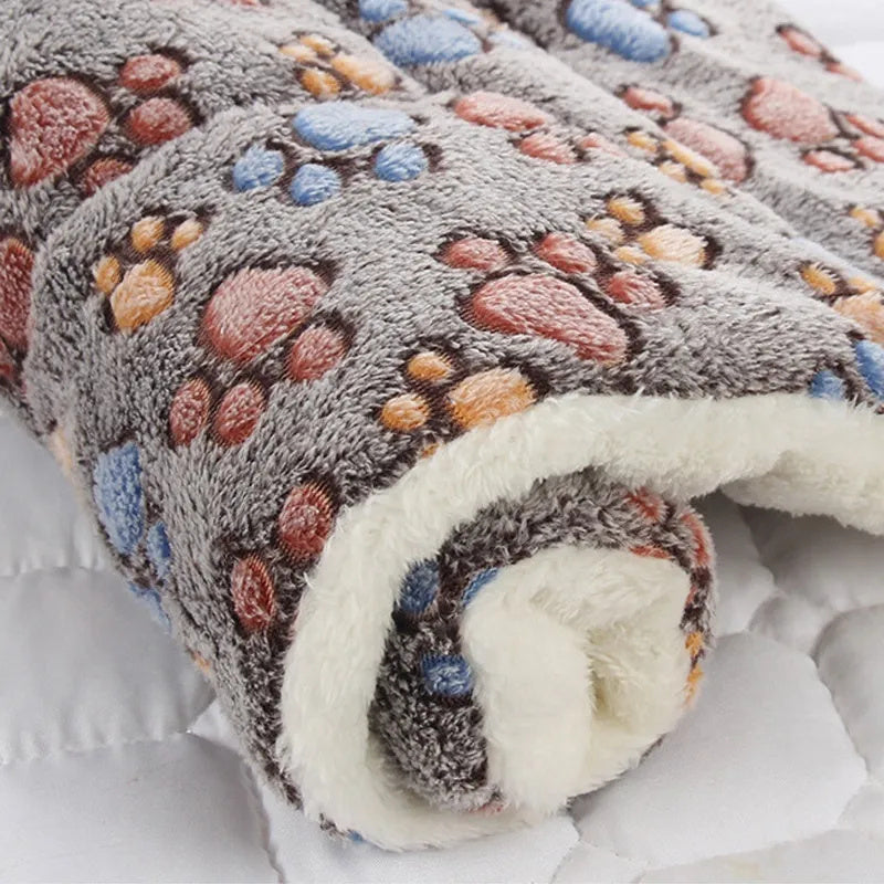 Ultra Soft Coral Velvet Pet Blanket – Non-Slip, Washable Throw for Dogs & Cats (Machine Washable)