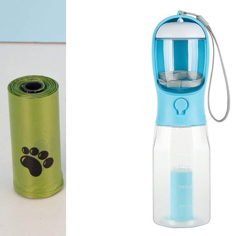 Portable Dog Water Bottle with Waste Bag Dispnser – 600ml Leakproof Pet Travel Feeder with Lanyard